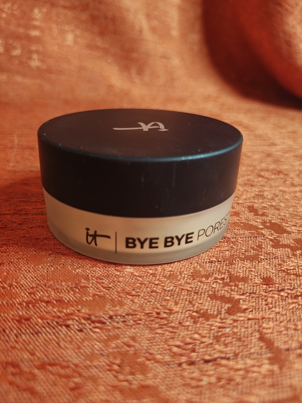 IT Cosmetics Bye Bye Pores Pressed Powder - Beige
